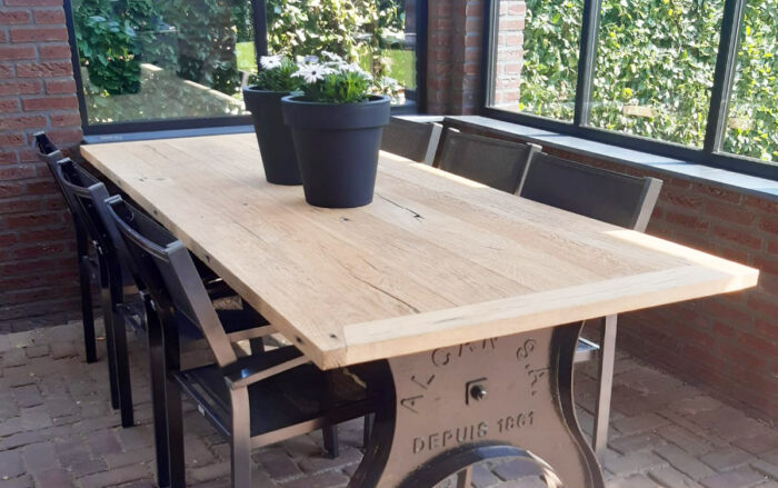 Eettafel in aanbouw
